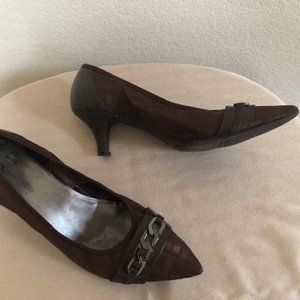 Anne Klein Snakeskin Leather Pointed Toe Heels!